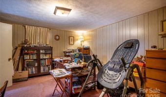 1306 Fork Mountain Rd, Bakersville, NC 28705