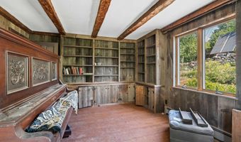 817 Gulf Rd, Barnard, VT 05031