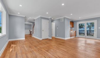 575 Clinton Ave, Belford, NJ 07718