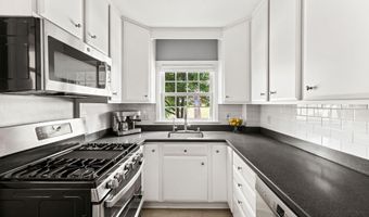5706 9TH Rd N, Arlington, VA 22205