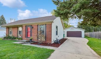 210 12th Ave NW, Altoona, IA 50009