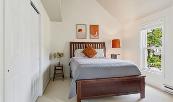 46 Pine Hill Dr, Bath, ME 04530