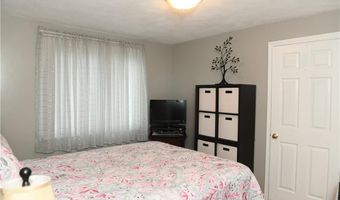 9 Mallory Ct, Cranston, RI 02910