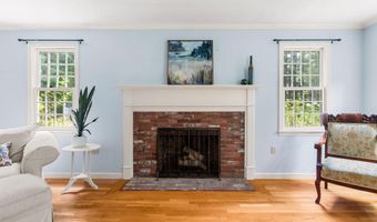 6 Winterberry Dr, Amherst, NH 03031