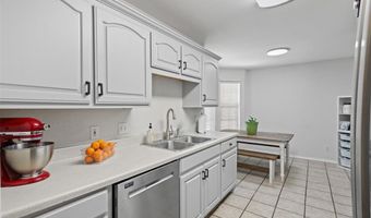 813 E 2nd St, Weatherford, TX 76086