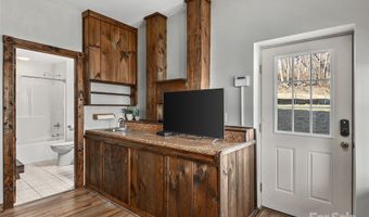 25 Crestwood Dr, Arden, NC 28704