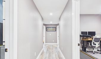214 E Wapello St, Agency, IA 52530