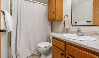 708 S 6th Ave, Brandon, SD 57005