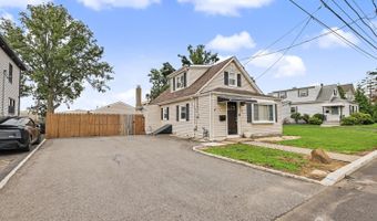 18 Tappen St, Avenel, NJ 07001