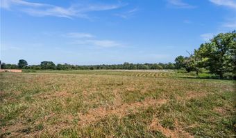 251 Meadowgreen Dr, Bentonville, AR 72713
