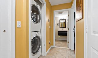 413 North Ln, Bristol, RI 02809