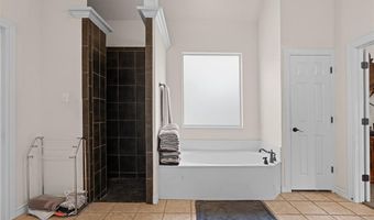 208 N Oakvista Ct, Aledo, TX 76008