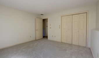 84 Founders Vlg 84, Clinton, CT 06413