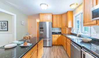 16 Gooseneck Hill Rd, Canterbury, CT 06331