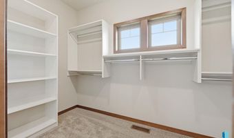 2413 E Brek St, Brandon, SD 57005