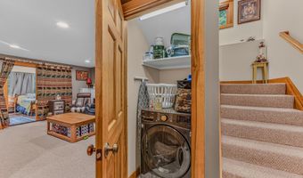 18 Armsby Cir, Campton, NH 03223