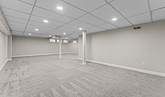 1329 Westbrooke Terrace Dr, Ballwin, MO 63021