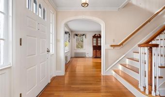 555 Great Rd, Lincoln, RI 02865