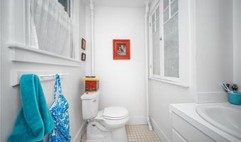 33 Kay St, Newport, RI 02840