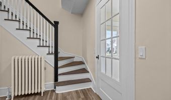62 Fenner Ave, East Providence, RI 02915
