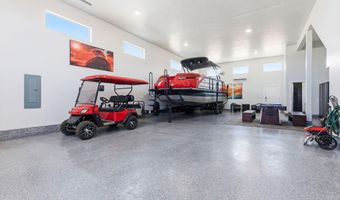 1328 E Lone Rock View Dr, Big Water, UT 84741