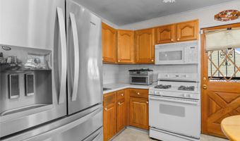 5 S Ronald Dr S, Amityville, NY 11701