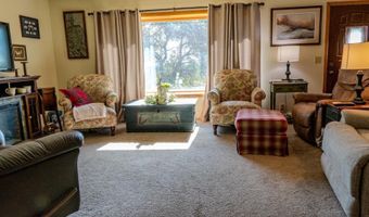11705 J Ave, Aplington, IA 50604