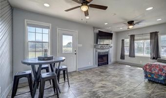 912 S 7th St, Aransas Pass, TX 78336