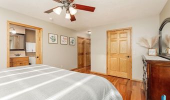 408 N Oak Ridge Rd, Brandon, SD 57005