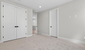 881 N MANCHESTER St, Arlington, VA 22205