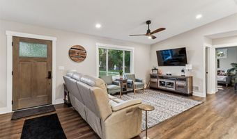 106 12th Ave NW, Altoona, IA 50009