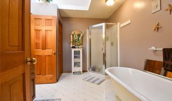 5557 Schuetz Ln, Alhambra, IL 62001