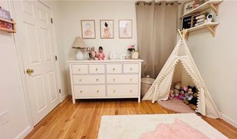 41 Follett St, East Providence, RI 02914