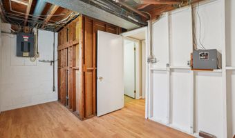 2647 S KENT St, Arlington, VA 22202