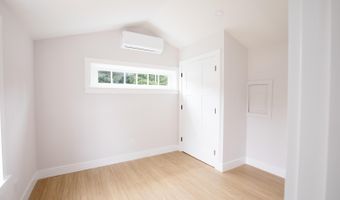 9 2nd St, Bourne, MA 02532