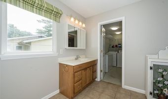 693 Woodrun Ct, Ballwin, MO 63021