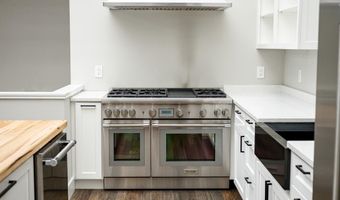6172 Hellner Rd, Ann Arbor, MI 48105
