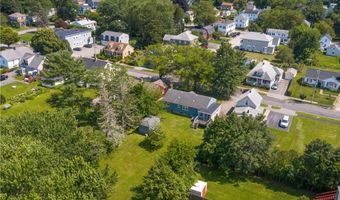 61 Richmond St, Bristol, RI 02809
