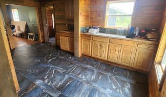 27 Russell Farm Rd, Andrews, NC 28901
