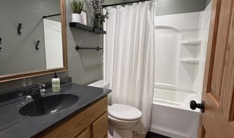 814 S Park St, Aberdeen, SD 57401
