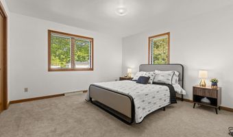 3300 N LAWE St, Appleton, WI 54911