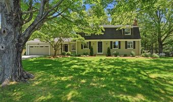 24 Wildflower Rd, Barrington, RI 02806