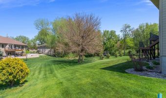 608 N Riverwood Cir, Brandon, SD 57005