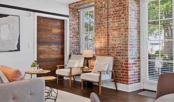 515 N WASHINGTON St 105, Alexandria, VA 22314