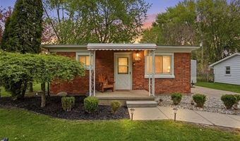918 Columbia St, Algonac, MI 48001