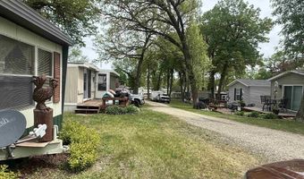 92 Rohr St 28, Arnolds Park, IA 51331