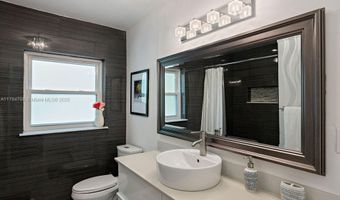 2501 Weber, Orlando, FL 32803