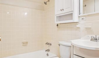 6631 WAKEFIELD Dr 319, Alexandria, VA 22307