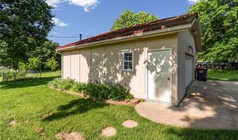 1720 N 150th St, Basehor, KS 66007