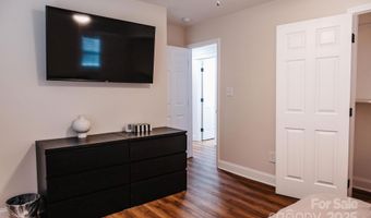 2230 Markham Ct, Charlotte, NC 28205